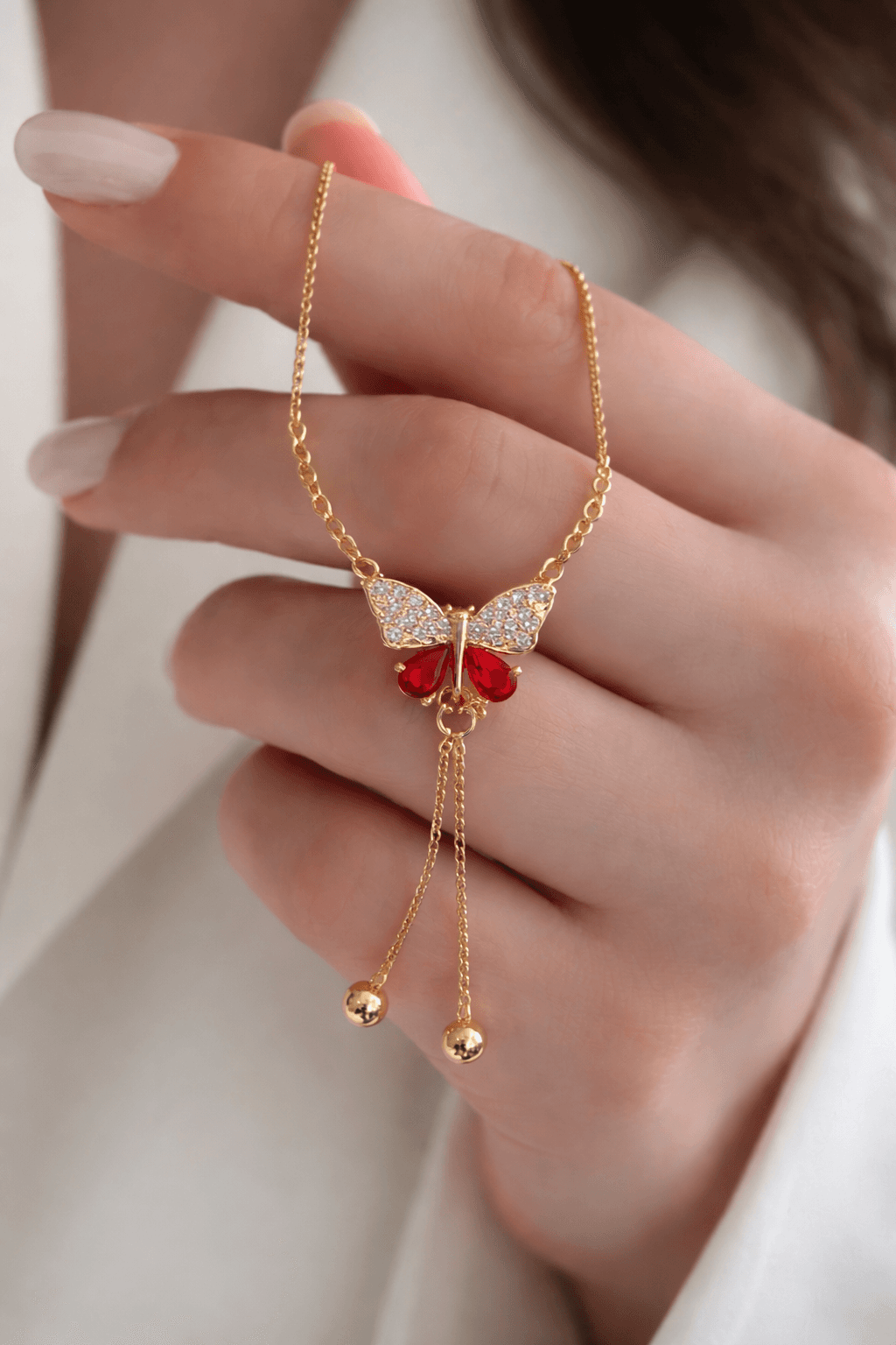 Gold butterfly pendant nacklace